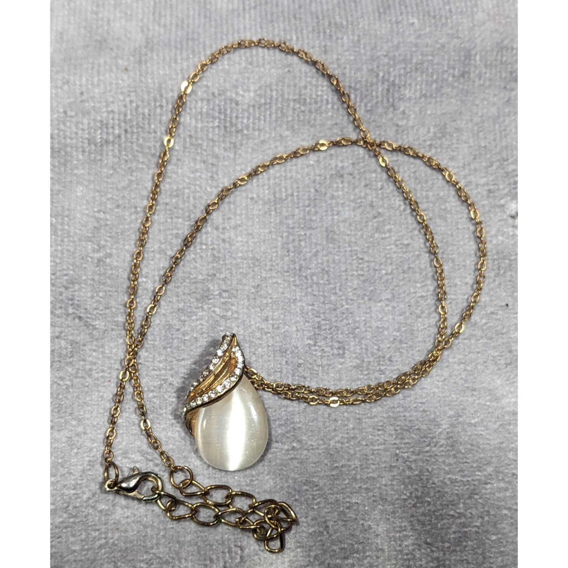 Other Elegant White Cateye Teardrop Pendant Necklace Size ONE SIZE - 7 Thumbnail