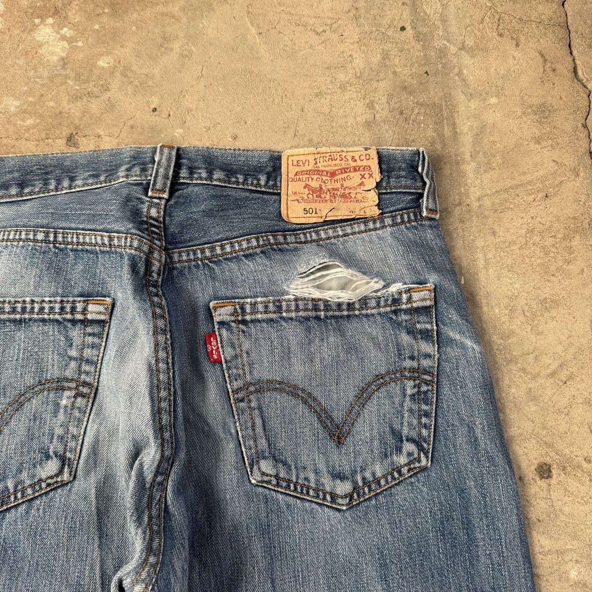 Levi's × Vintage Vintage Y2K Levis 501 Distressed Denim Size US 33 - 8 Thumbnail