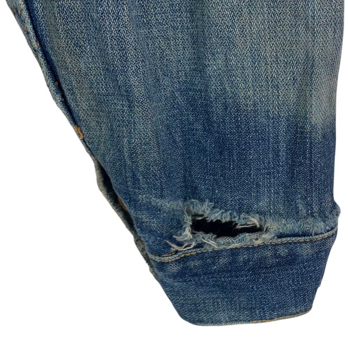 Vintage VINTAGE MAVERICK DISTRESSED DENIM TRUCKER JACKET Size US S / EU 44-46 / 1 - 7 Thumbnail