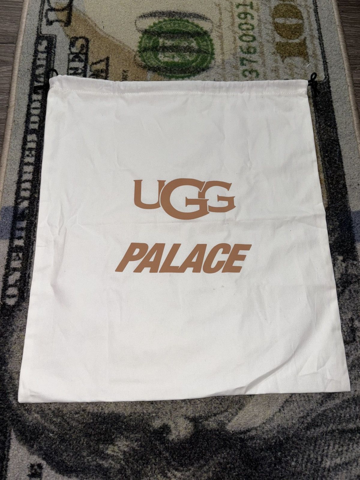 Palace × Ugg Palace x Ugg Drawstring Dust Bag Size ONE SIZE - 1 Preview