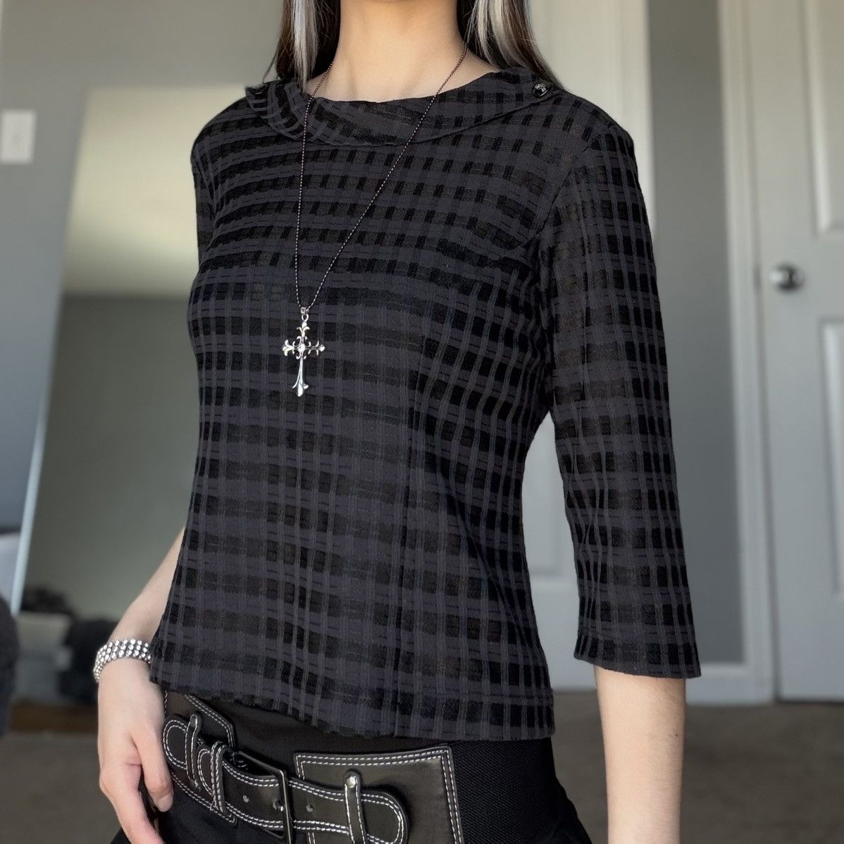 Other Black & Grey Striped Top w/ Buttoned Fold Over Neckline Size S / US 4 / IT 40 - 12 Thumbnail