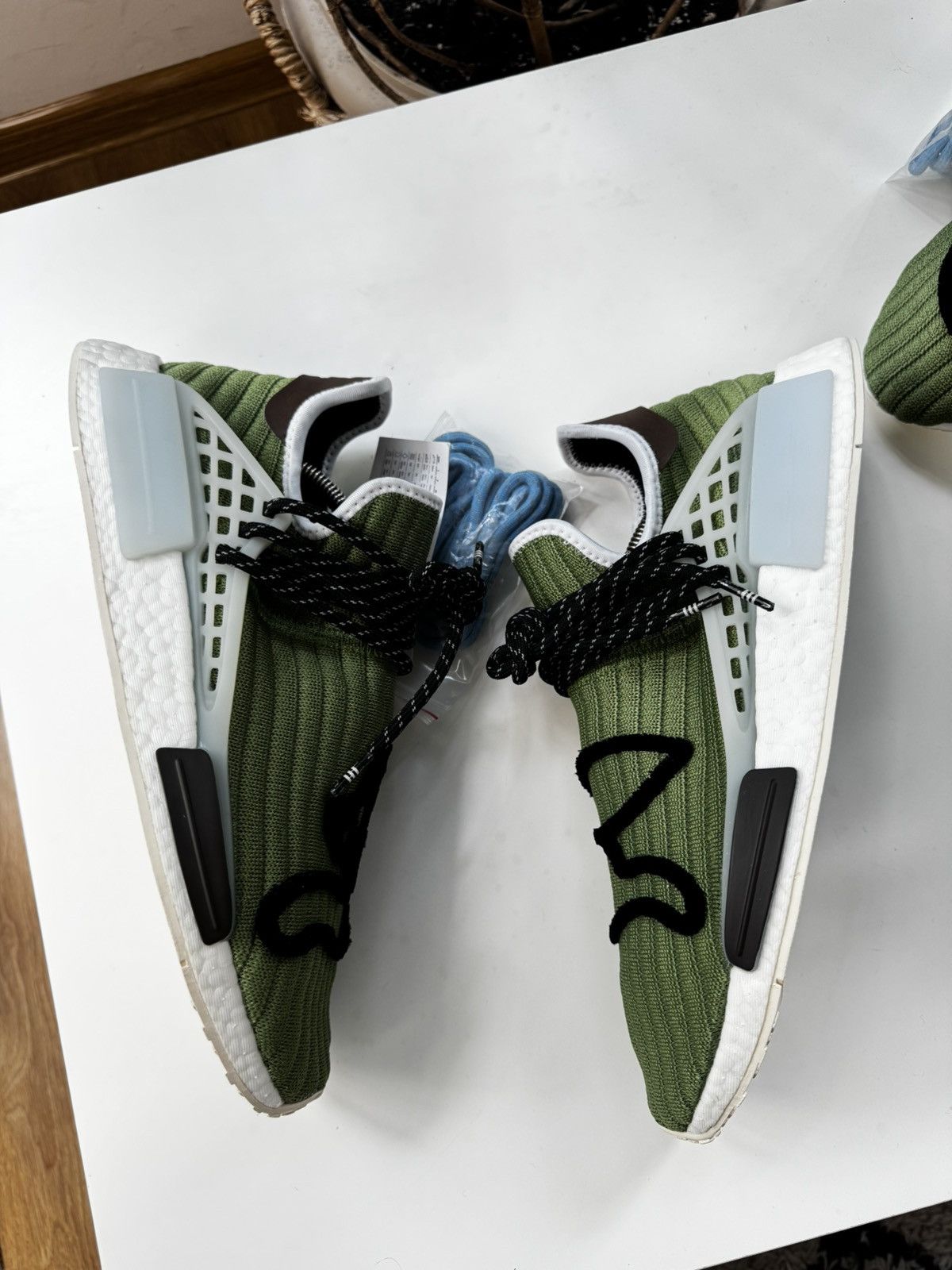 Adidas Adidas BBC Ice Cream x Pharrell x NMD Human Race Running Size US 11 / EU 44 - 7 Thumbnail
