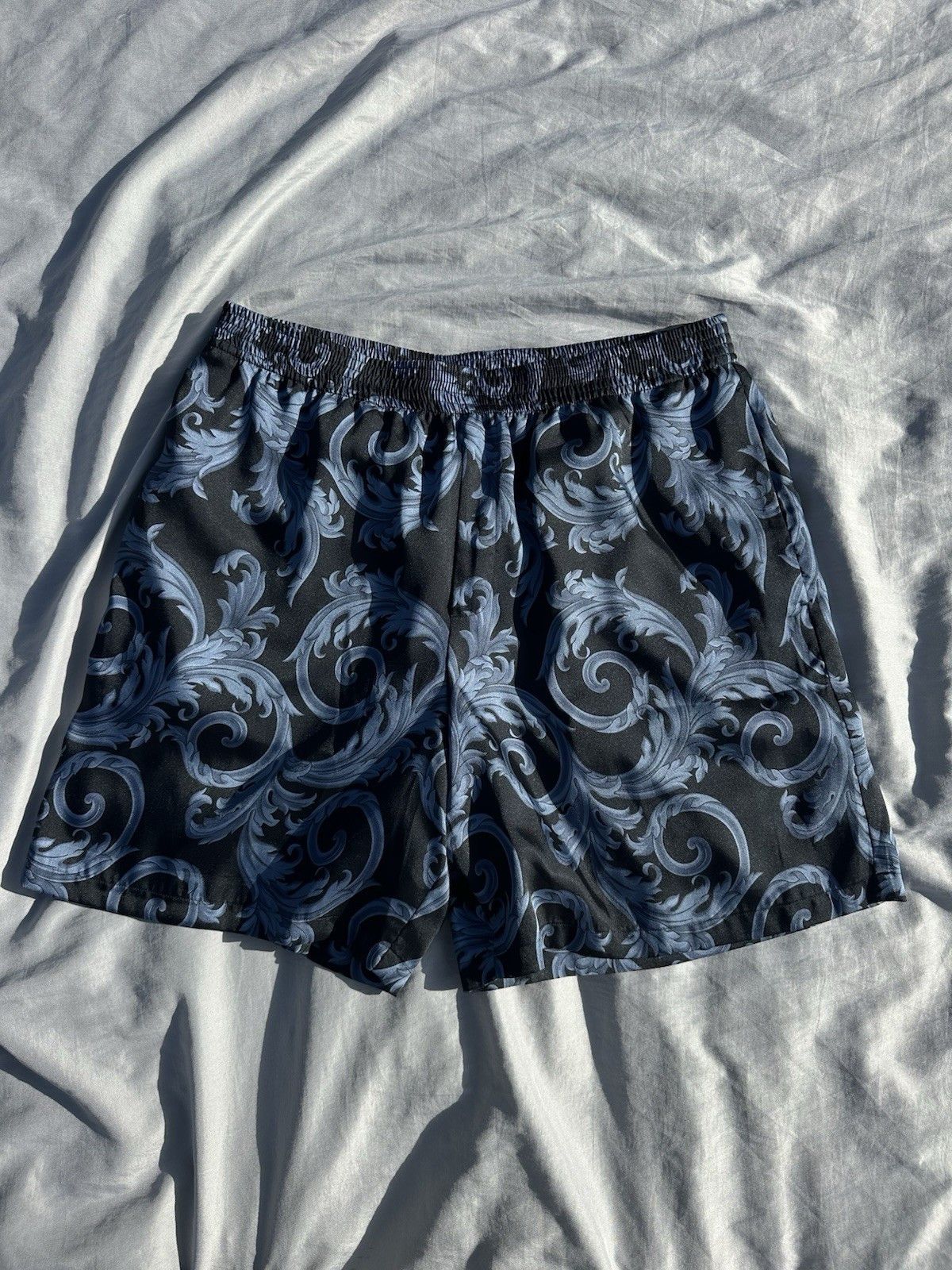 Versace Back Shorts With Blue Vines Size 34 Waist Retail $1