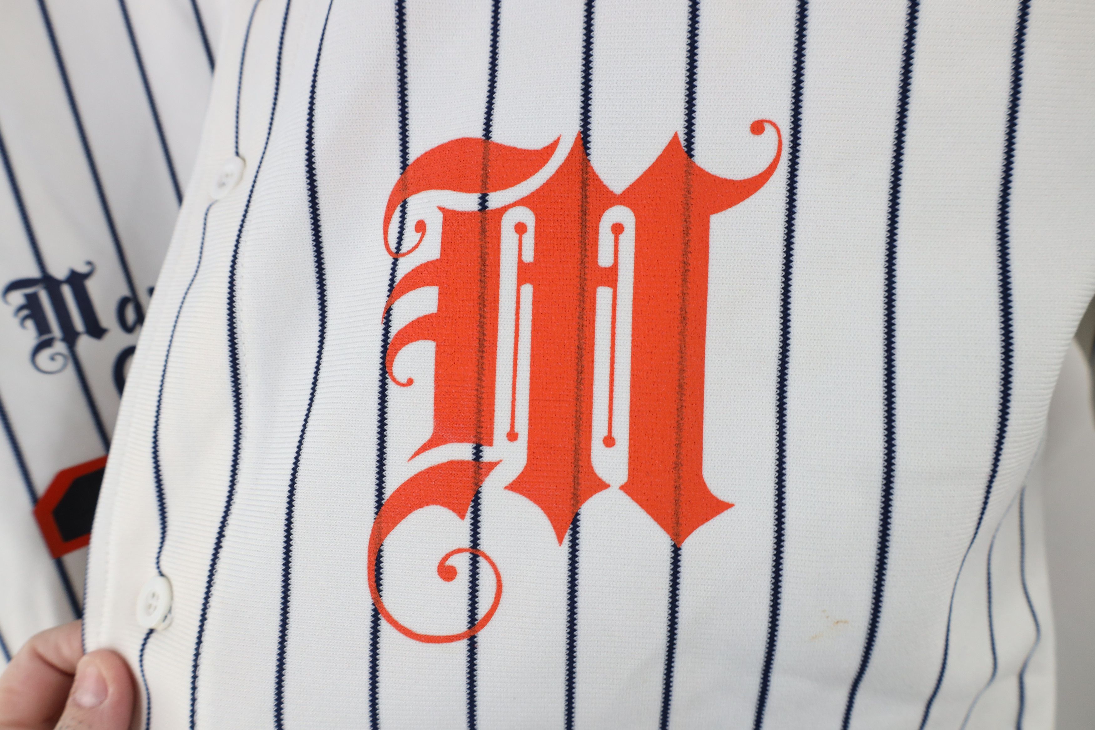 Vintage Vintage 90s Streetwear Pinstriped Baseball Jersey White USA Size US XL / EU 56 / 4 - 4 Thumbnail