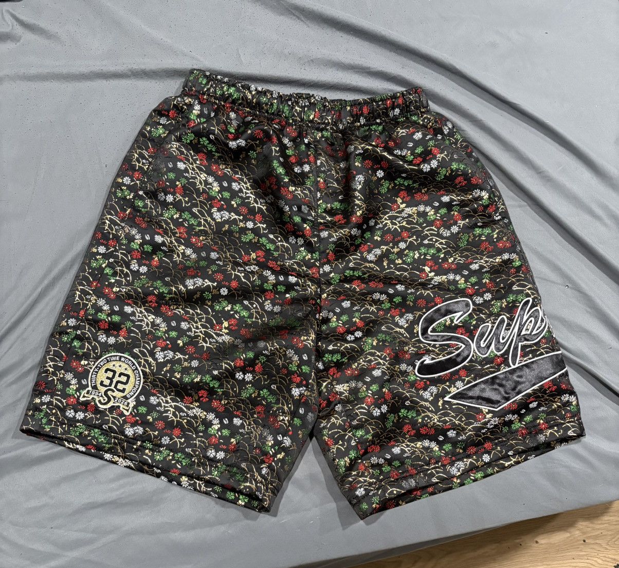 Supreme Supreme floral jacquard shorts Size US 32 / EU 48 - 1 Thumbnail