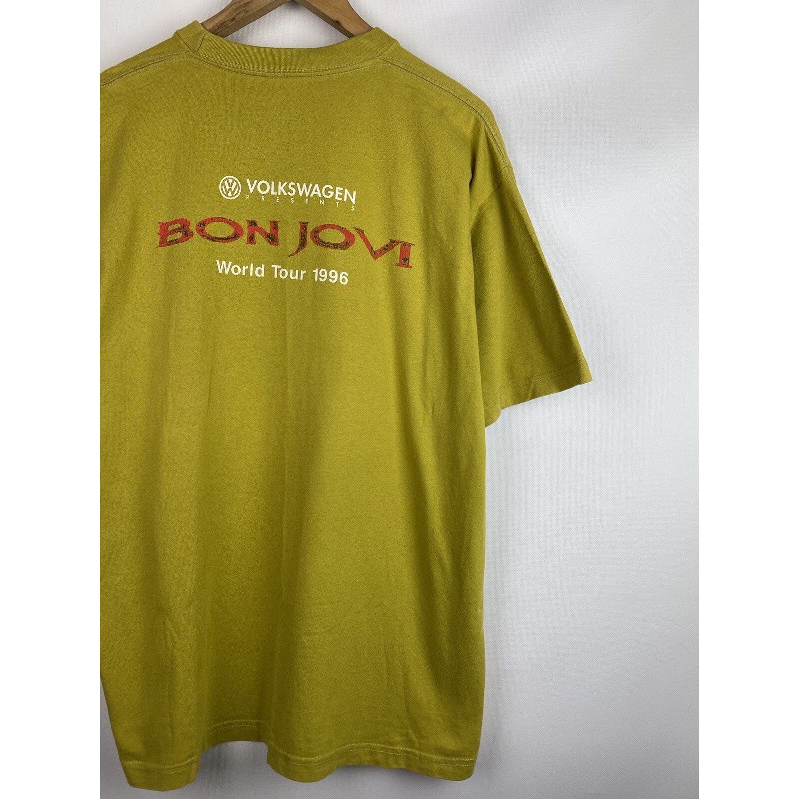 Band Tees Bon Jovi vintage 90s World Tour 1996 band t shirt size ~ xl Size US XL / EU 56 / 4 - 12 Thumbnail
