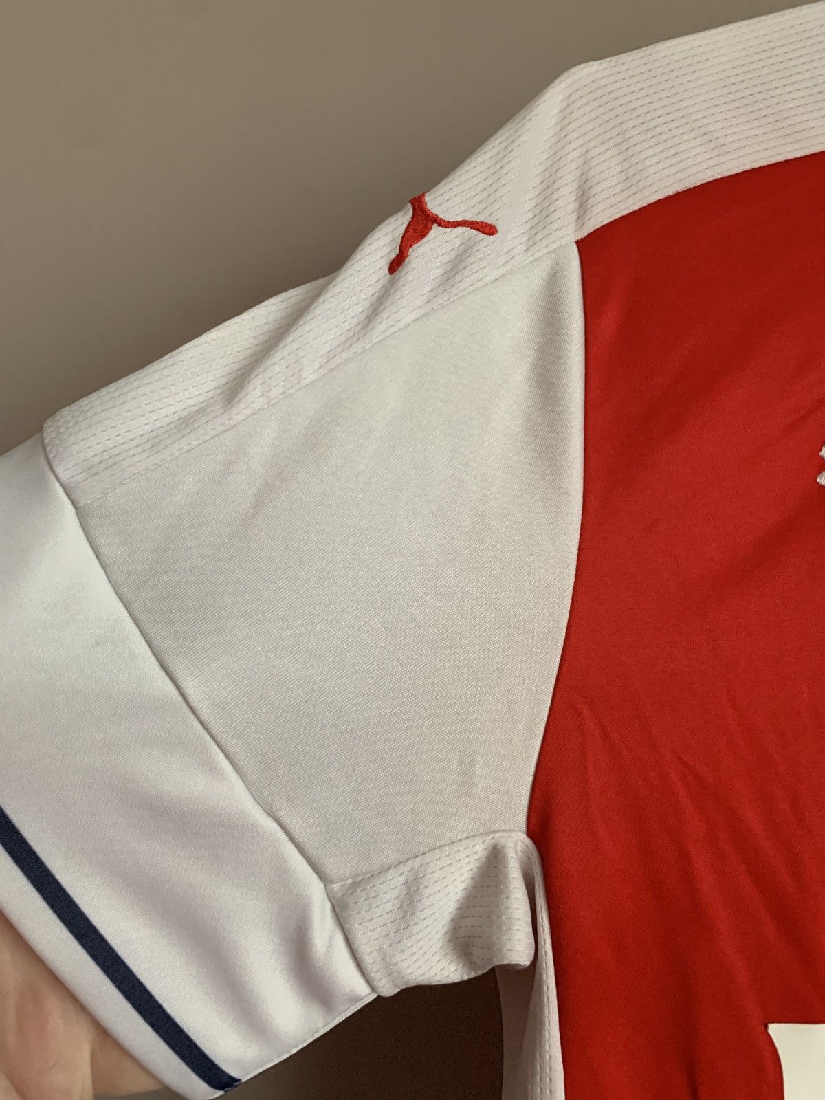 Puma Arsenal London 2016 2017 home puma soccer jersey Size US S / EU 44-46 / 1 - 5 Thumbnail