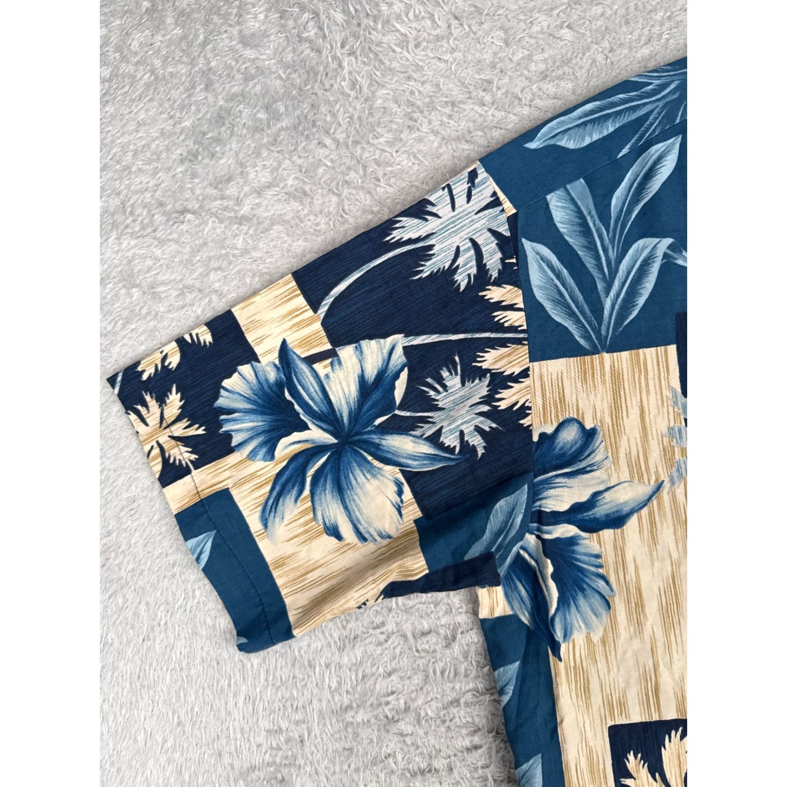 Tori Richard VINTAGE Tori Richard Shirt Men Small Blue Beige Cotton Blend Palm Tree Hawaiian Shirt Size US S / EU 44-46 / 1 - 3 Thumbnail