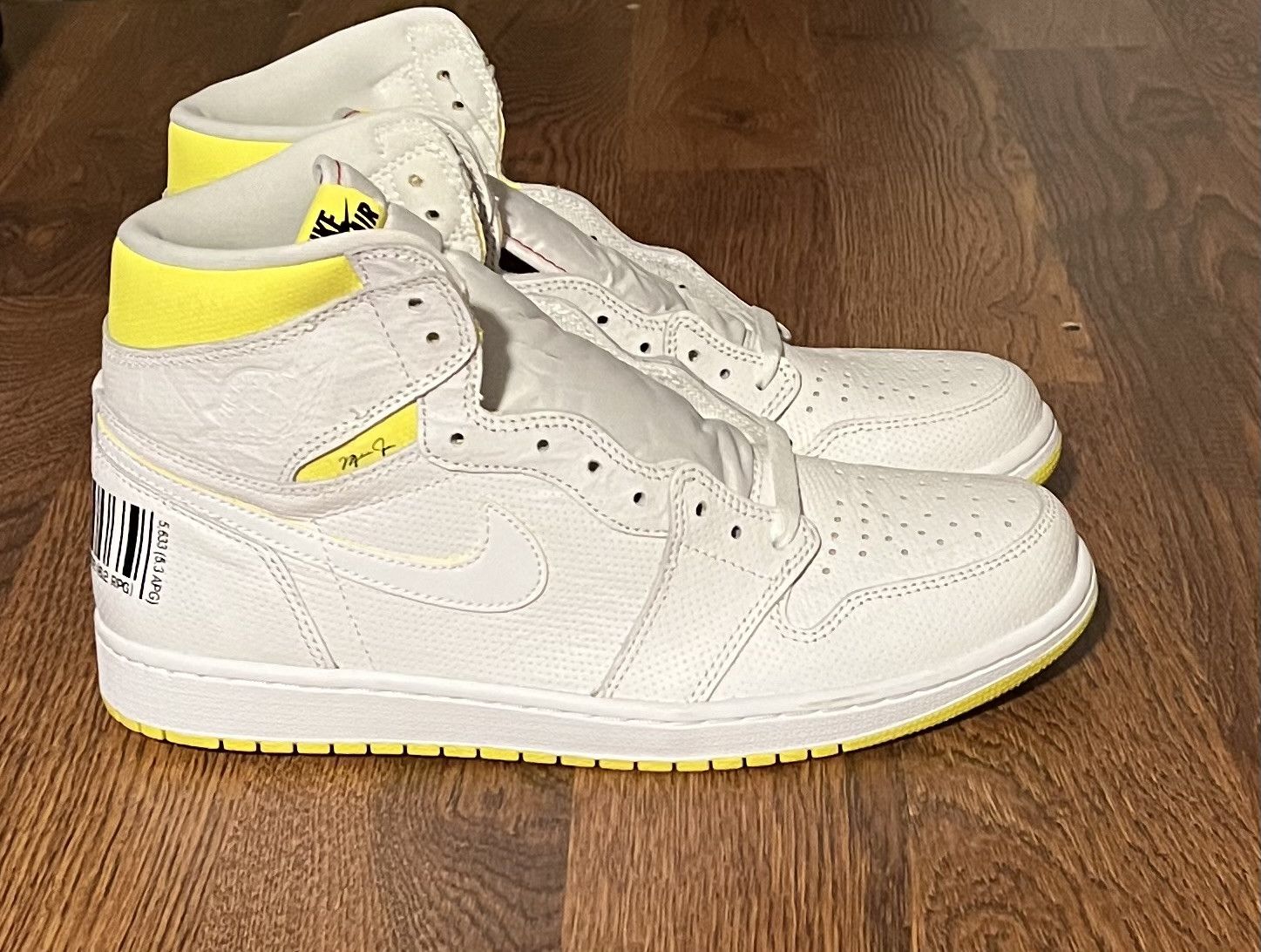 Air Jordan 1 High OG First Class Flight White Yellow