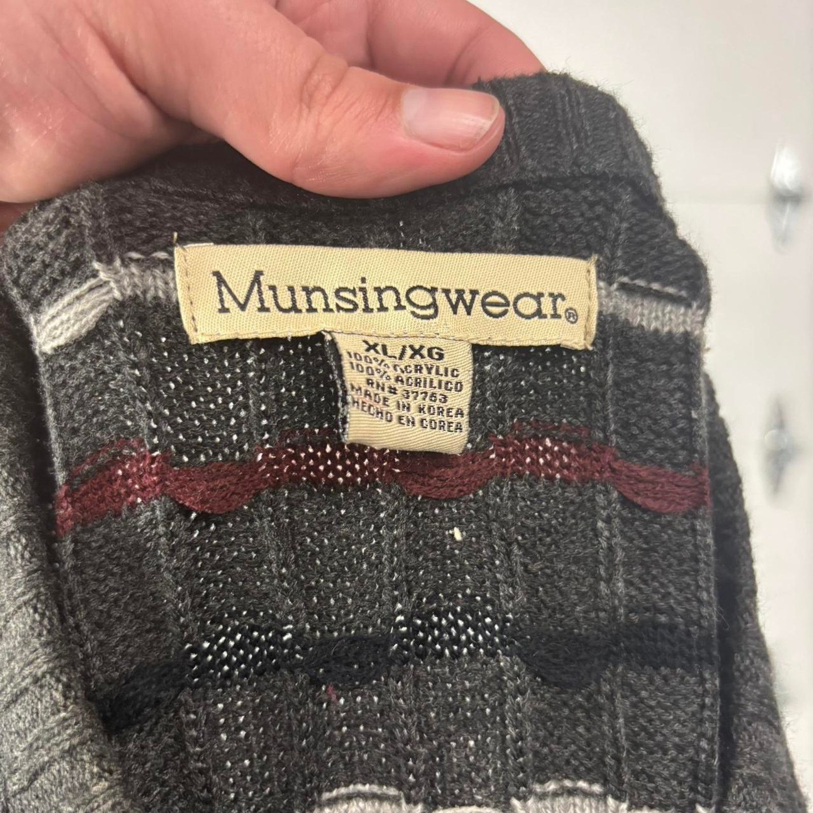 Vintage 90s Munsingwear grey and red Grandpa knit sweater Size XL Size US XL / EU 56 / 4 - 4 Thumbnail