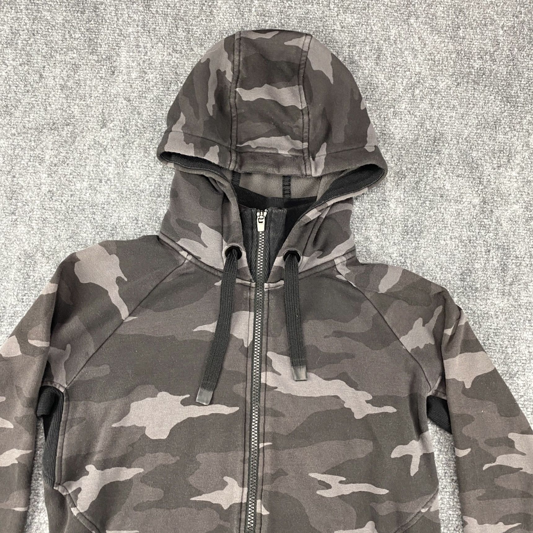 Athleta Athleta Hoodie Womens M Gray Camo Full Zip Thumb Holes Fleece Lined Jacket Size M / US 6-8 / IT 42-44 - 2 Thumbnail