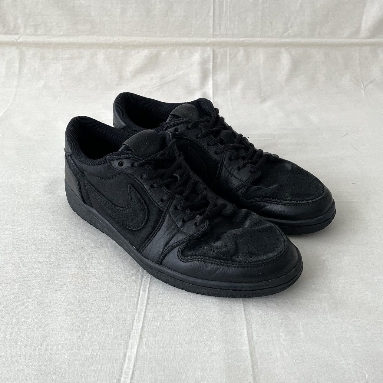 Jordan Brand Nike Air Jordan 1 Low Premium Tripple Black JP 919701-010 Size US 9 / EU 42 - 1 Thumbnail