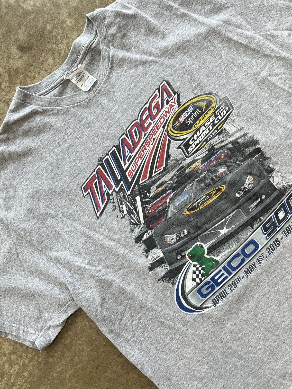 NASCAR Vintage NASCAR Geico 500 Chase Sprint Cup Racing Tee XXL Size US XXL / EU 58 / 5 - 1 Thumbnail