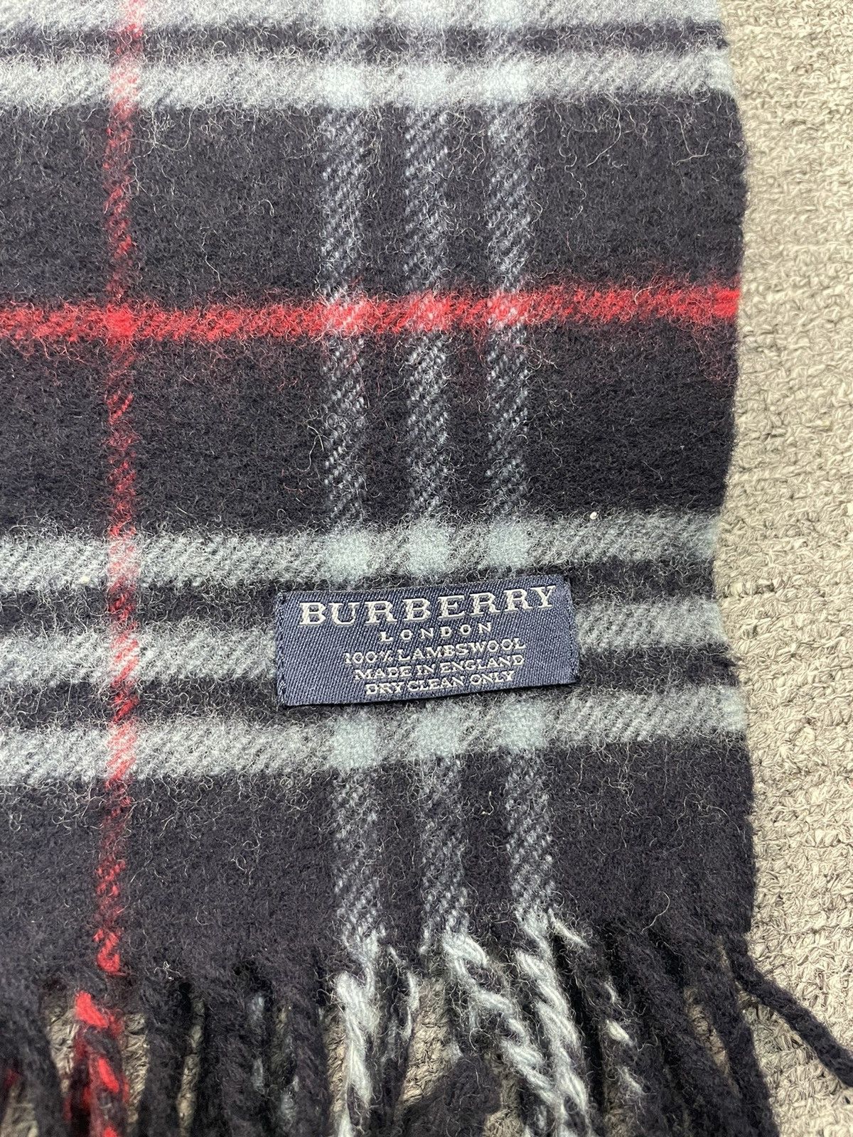 Burberry Vintage Burberry Lambs Wool Scarf Muffler Size ONE SIZE - 4 Thumbnail