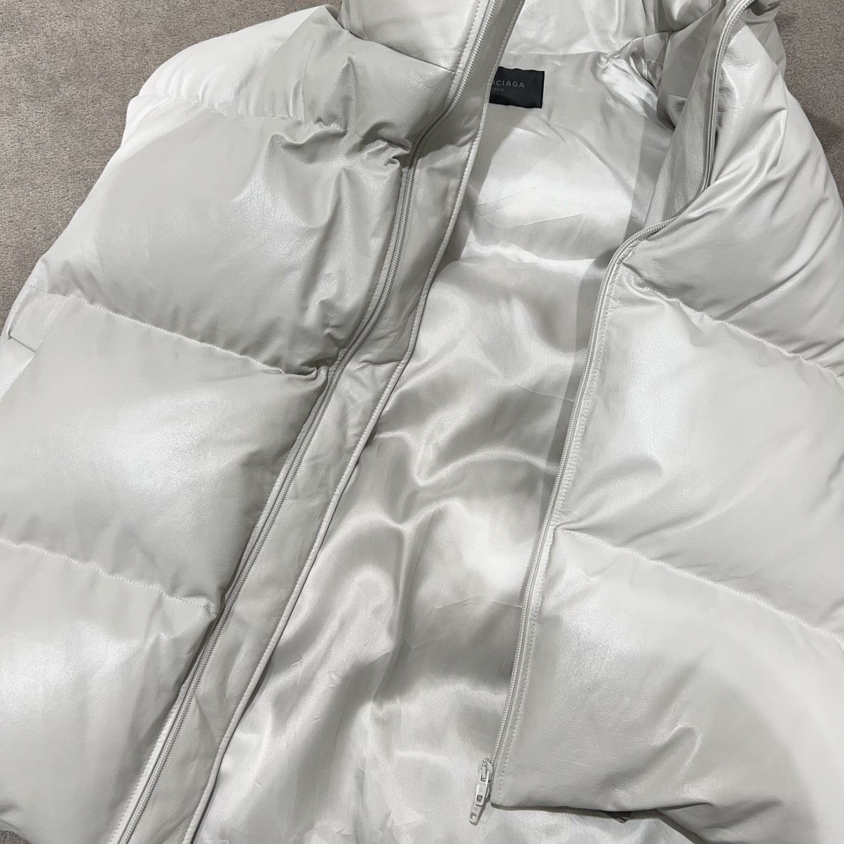 Balenciaga Balenciaga Oversized Puffer Leather Vest Size US M / EU 48-50 / 2 - 3 Thumbnail