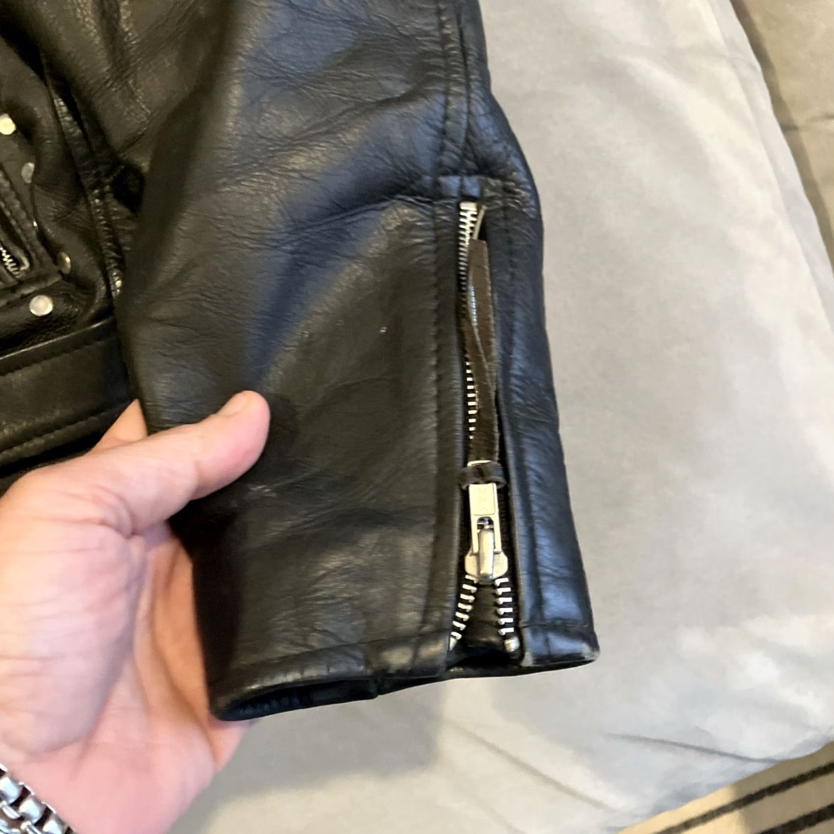Vintage VINTAGE First Genuine Leather Studded Motorcycle Jacket Men 46 Black Zipper Biker 90s Mens Regular Leather Jacket Size US S / EU 44-46 / 1 - 4 Thumbnail