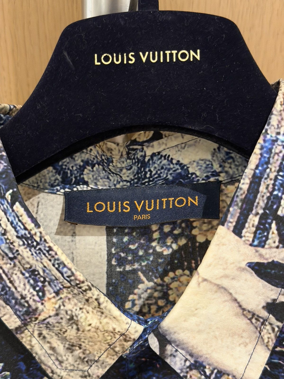 Louis Vuitton Louis Vuitton DNA Tapestry Print Shirt Size US L / EU 52-54 / 3 - 4 Thumbnail