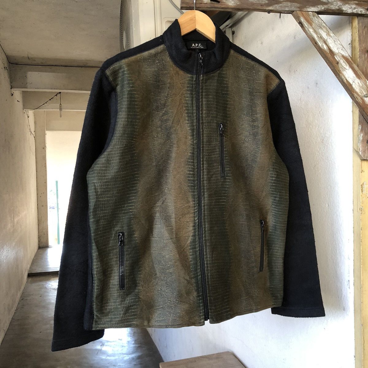 A.P.C. A.P.C Crocodile Skin Print Design Jacket Size US M / EU 48-50 / 2 - 3 Thumbnail