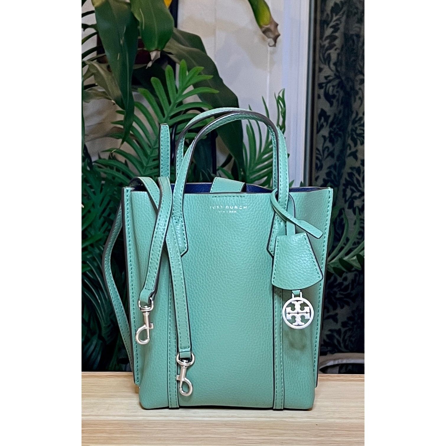 Tory Burch ✺✺ AUTHENTIC TORY BURCH Green Small Perry Handbag/Crossbody Size ONE SIZE - 2 Thumbnail