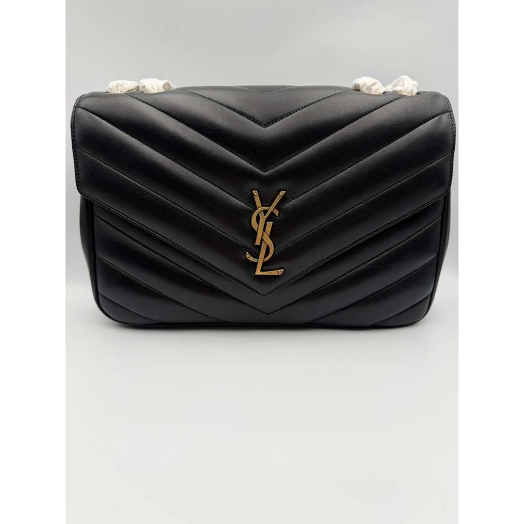 Saint Laurent Paris CC31 Size: OS / YSL Loulou Large Shoulder Bag in Black Size ONE SIZE - 1 Thumbnail