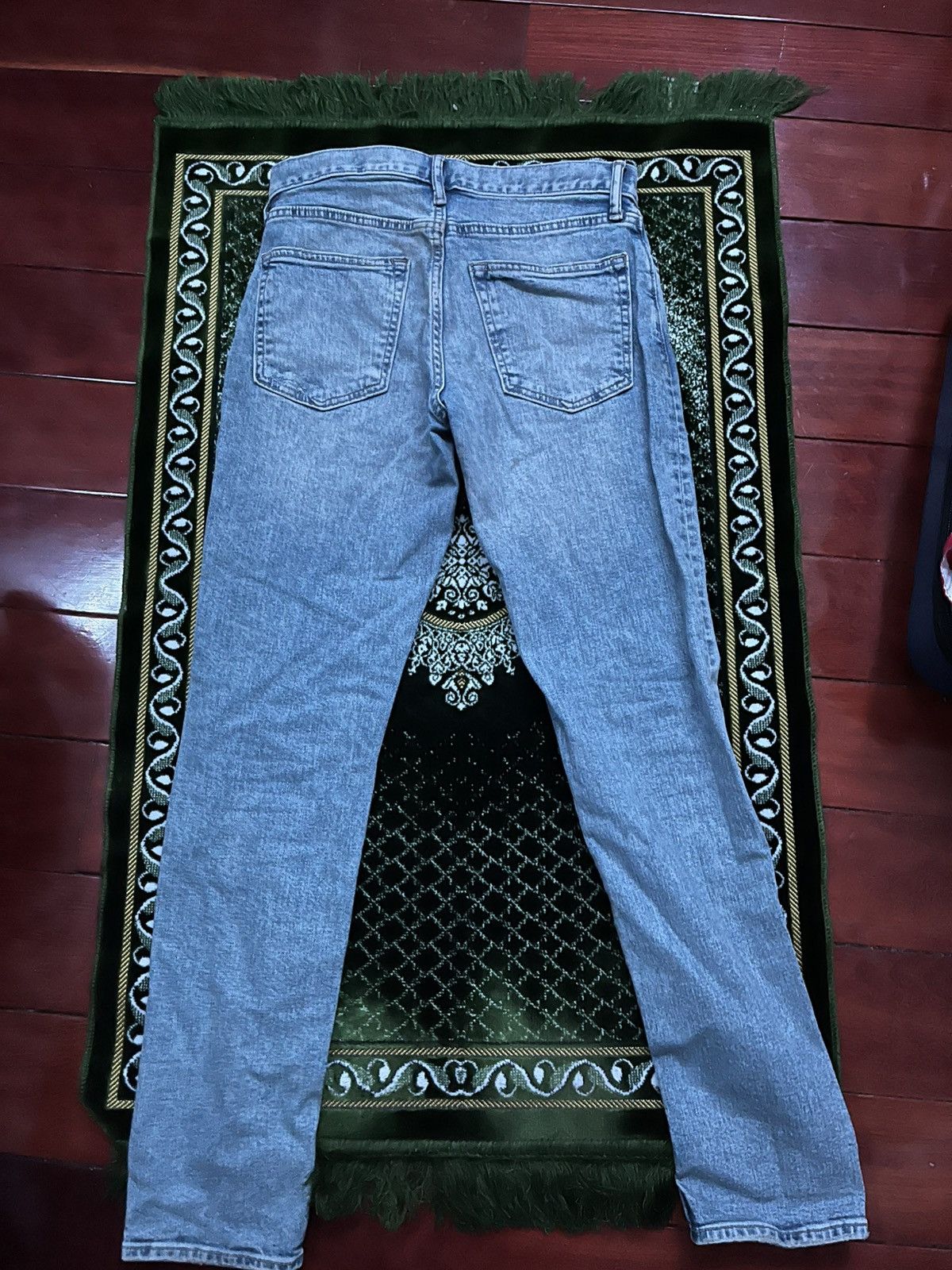 Old Navy Old Navy Slim Fit Light Wash Jeans 30x32 Size US 32 / EU 48 - 2 Thumbnail