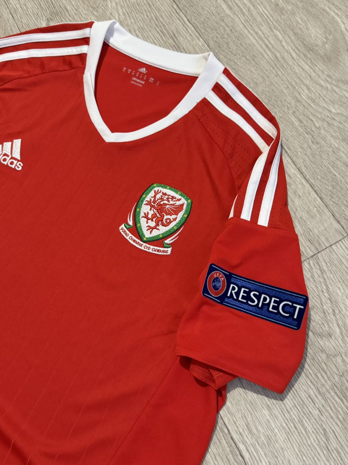 Adidas 🔷Adidas Wales 2016/17 Soccer jersey🔷 Size US M / EU 48-50 / 2 - 3 Thumbnail