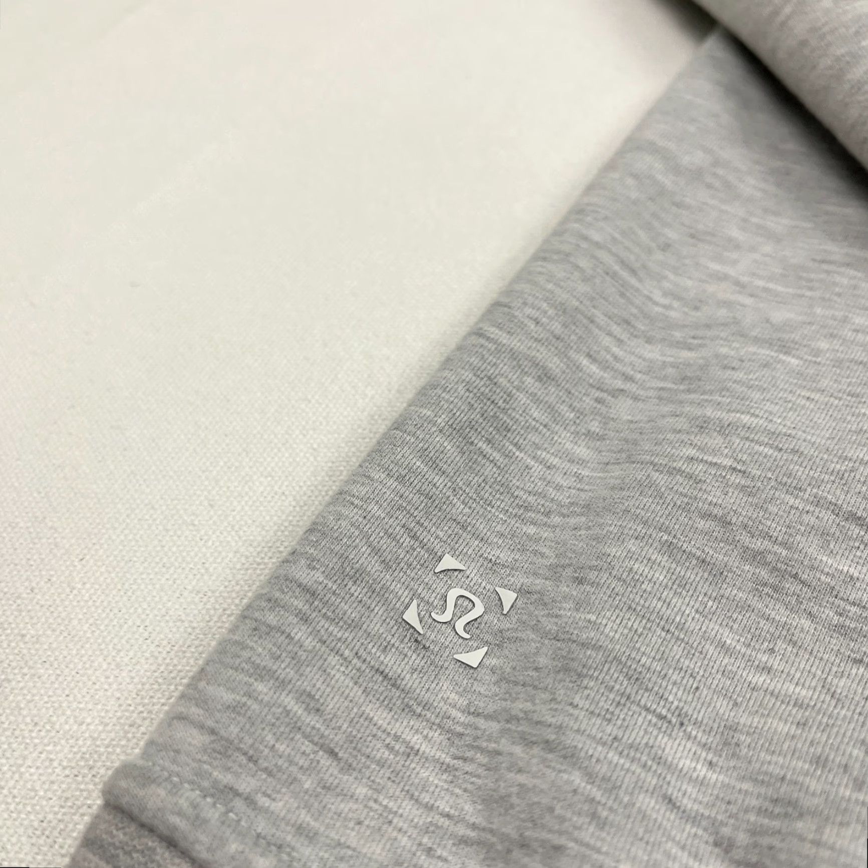 Lululemon Lululemon City Sweat Pullover Hoodie Mens M Gray Hooded Sweatshirt Regular Size M3ATLS Size US M / EU 48-50 / 2 - 3 Thumbnail