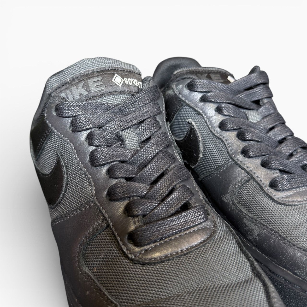 Nike Nike Air Force 1 Low Gore-Tex Triple Black Size US 7.5 / EU 40-41 - 4 Thumbnail