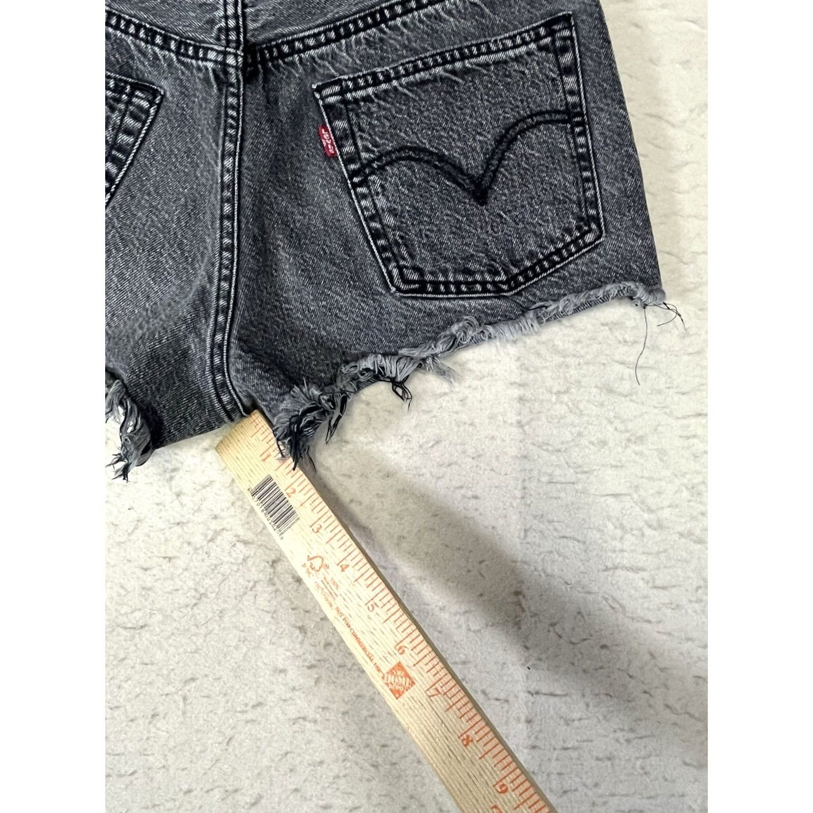 Levi's Levi’s Premium 501 High Rise Cutoff Shorts Washed Black Button Fly Size 27 Womens Denim 90s Classic Vintage No N/A Size 27" / US 4 / IT 40 - 5 Thumbnail