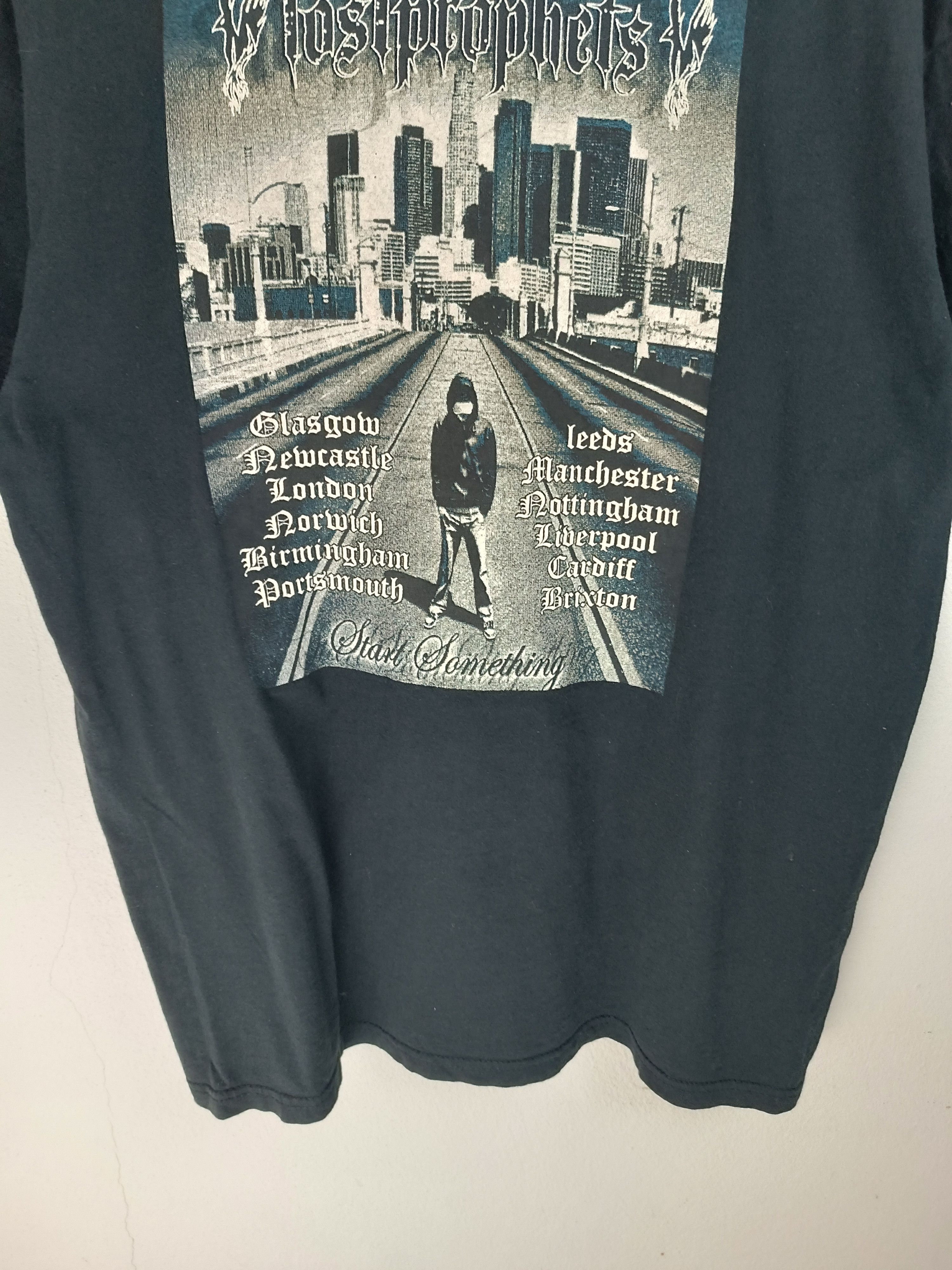 Band Tees VINTAGE 2000s LOSTPROPHETS TOUR EMO ERA BAND TEES Size US L / EU 52-54 / 3 - 11 Thumbnail