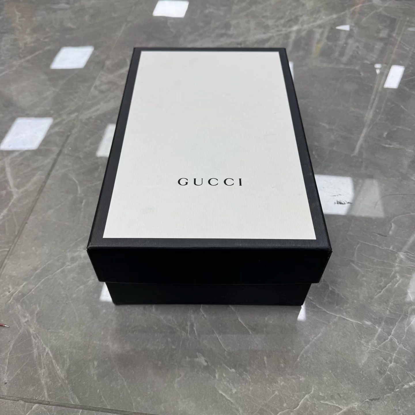 Gucci Gucci Ace Cherry White Sneaker 36 Near New Size US 5 / IT 35 - 9 Thumbnail
