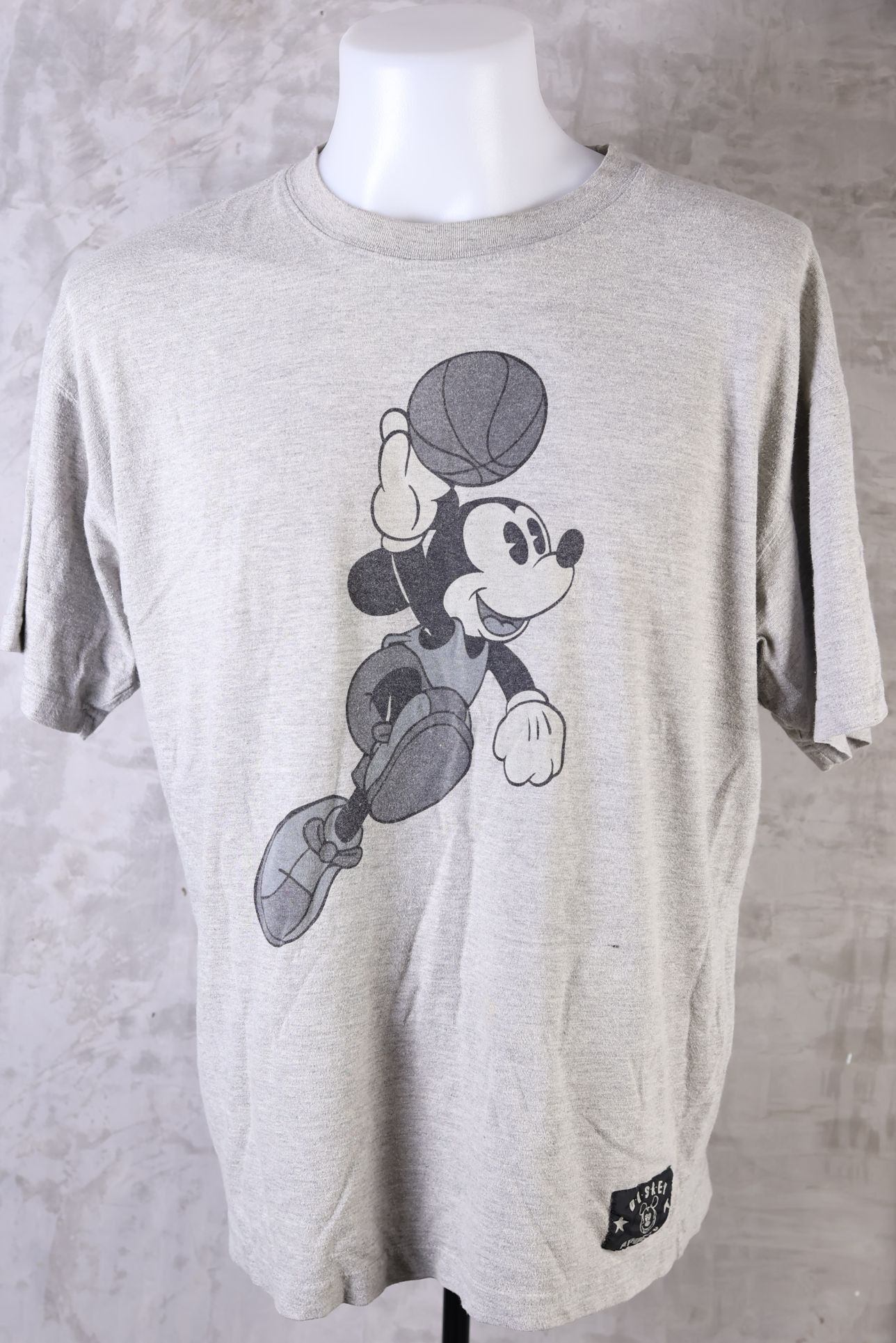Disney Disney Athletics Mickey Basketball Tee Walt Disney World L Size US L / EU 52-54 / 3 - 1 Thumbnail