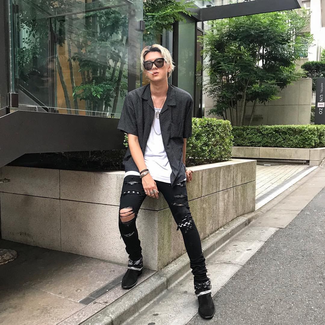2018 Distressed Jeans