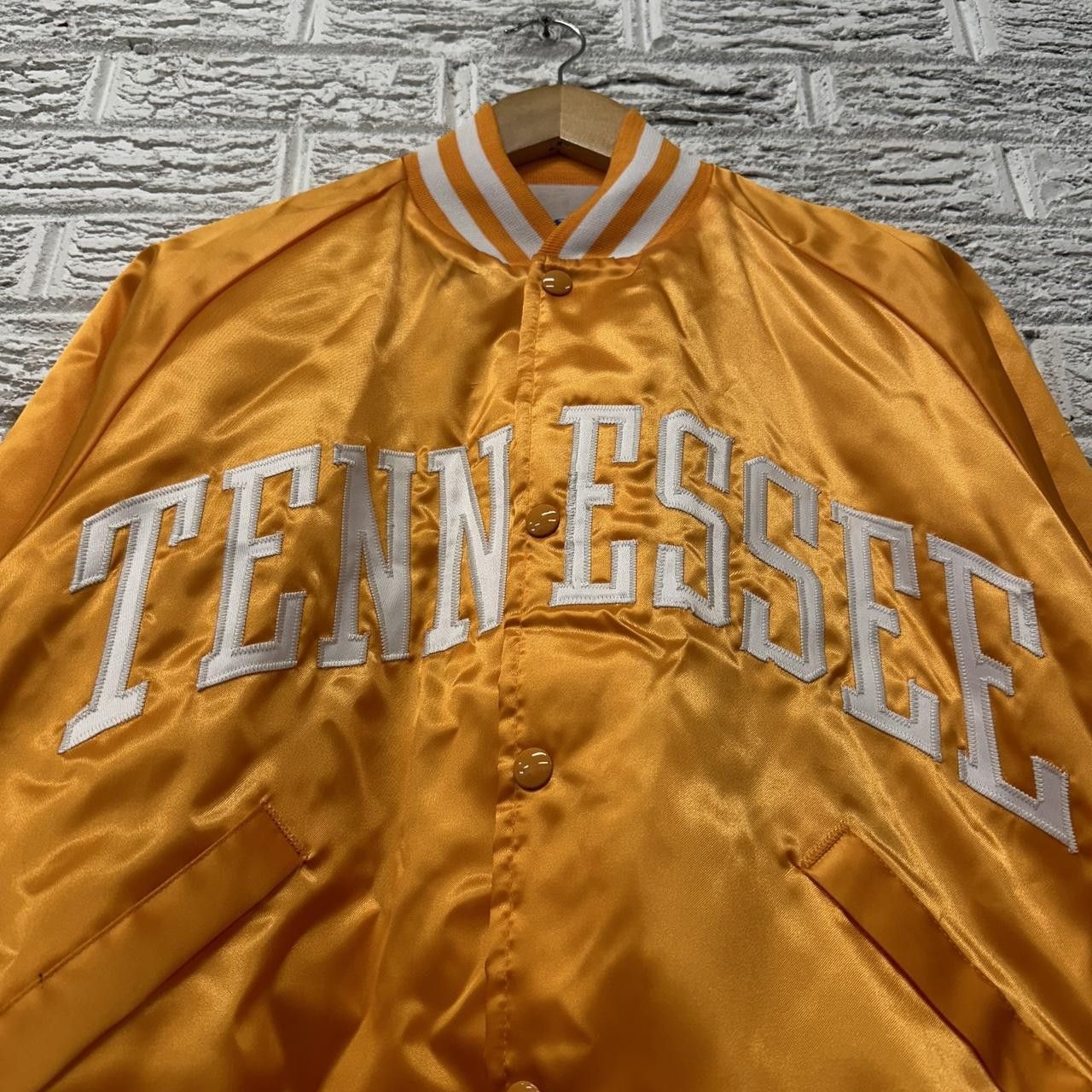 Dunbrooke × Vintage Vintage Dunbrooke Tennessee Vols Nylon Bomber Jacket Large Size US L / EU 52-54 / 3 - 2 Thumbnail