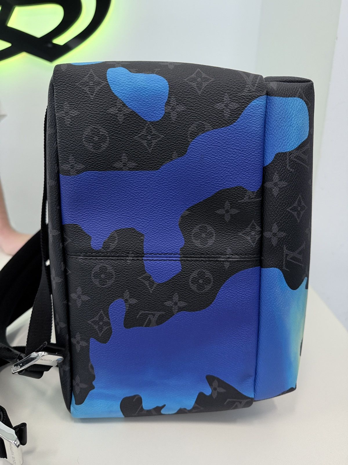 Louis Vuitton Louis Vuitton Discovery Sunrise Monogram Backpack Size ONE SIZE - 11 Thumbnail