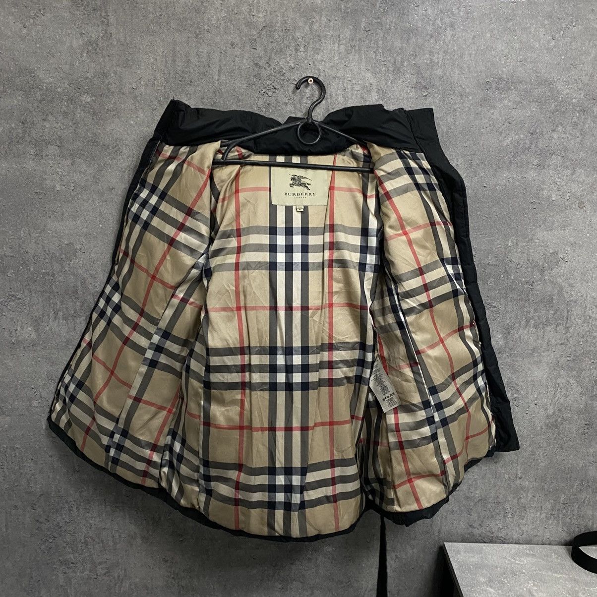 Burberry Vintage Burberry Puffer Jacket Size XL / US 12-14 / IT 48-50 - 14 Thumbnail
