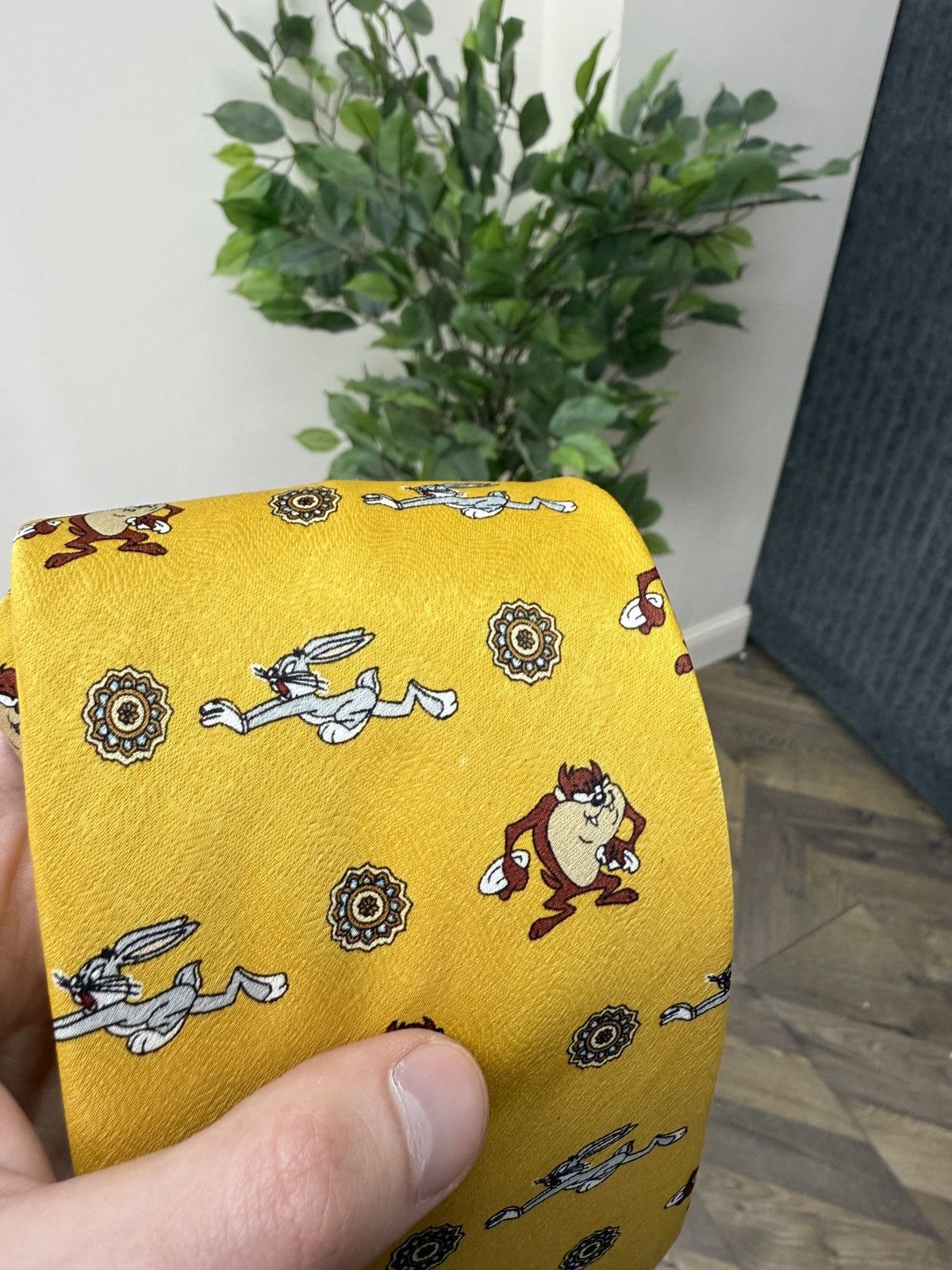 Warner Bros Vintage 1998 Looney Tunes Tie Taz Tasmanian Devil Bugs Bunny Size ONE SIZE - 9 Thumbnail
