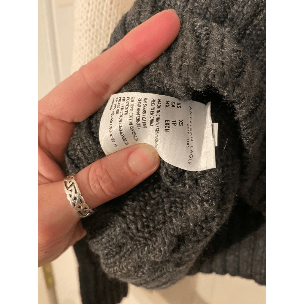 American Eagle Outfitters American Eagle NWT Tri-Color Gray, Cream, and Black Sweater, Size XS / US 0-2 / IT 36-38 - 3 Thumbnail