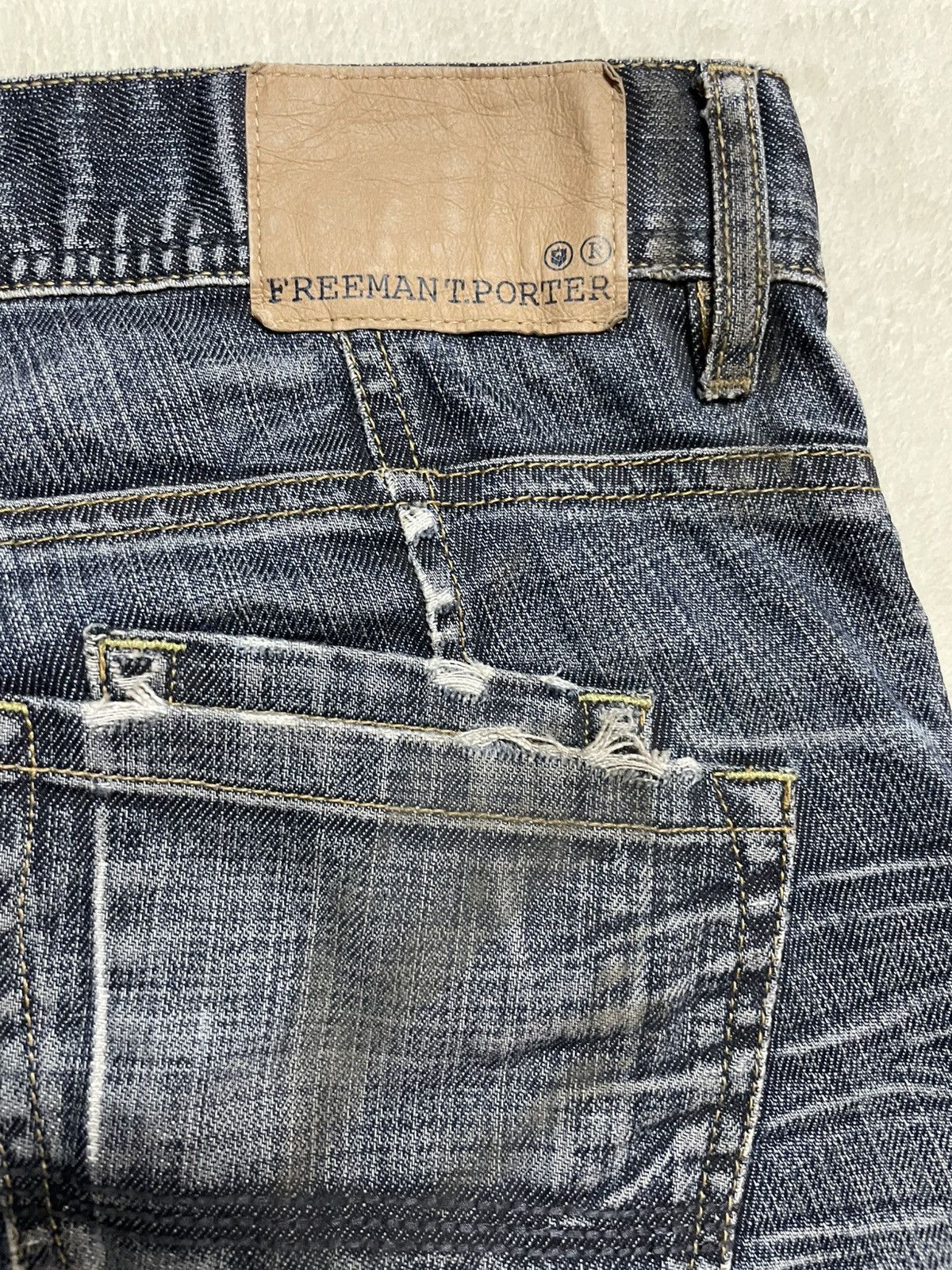 Freeman T. Porter Vintage Freeman T.Porter Faded Distressed Dark Jeans Size US 34 / EU 50 - 16 Thumbnail