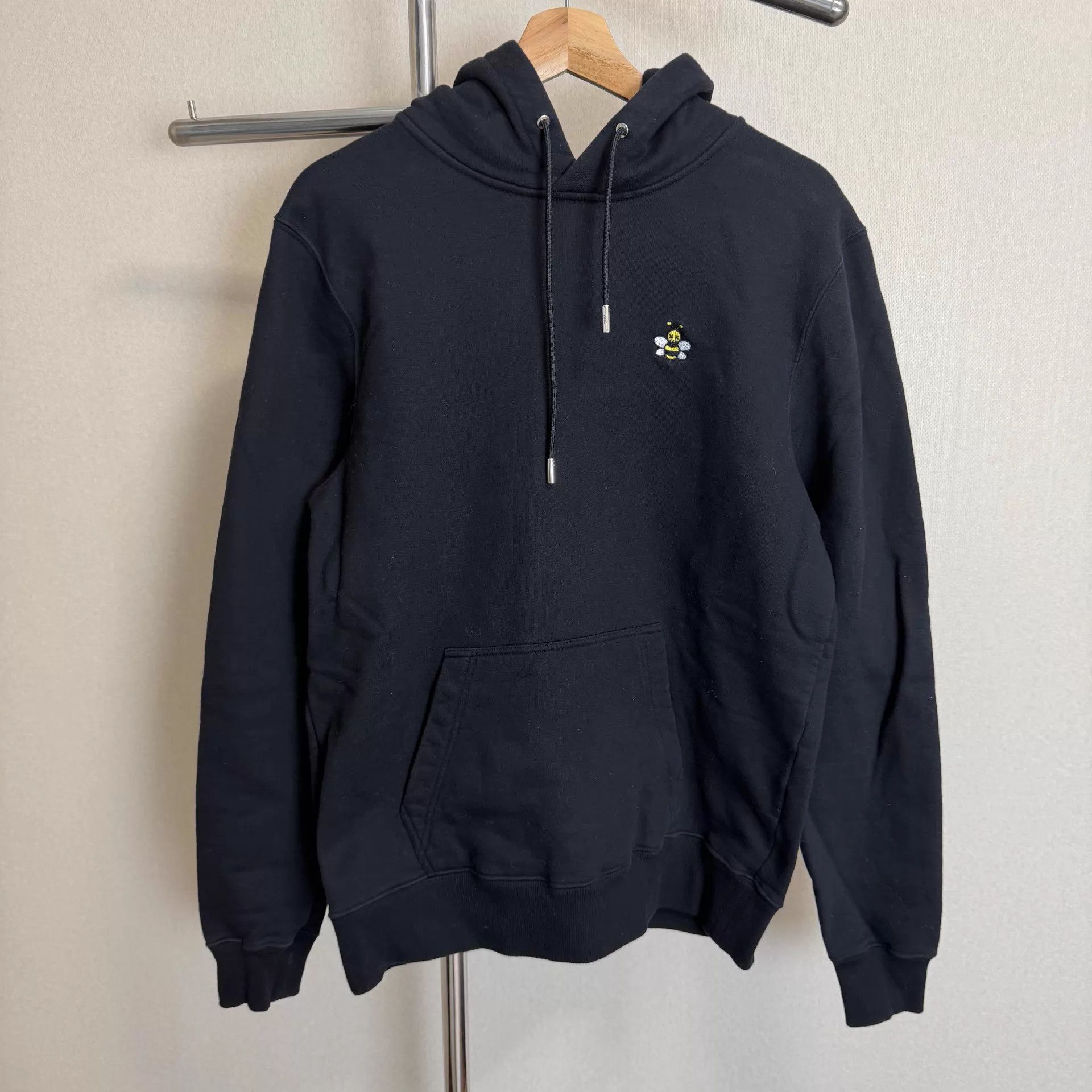 Dior DIOR Bee Embroidered Men's Hoodie Black Size US M / EU 48-50 / 2 - 1 Thumbnail