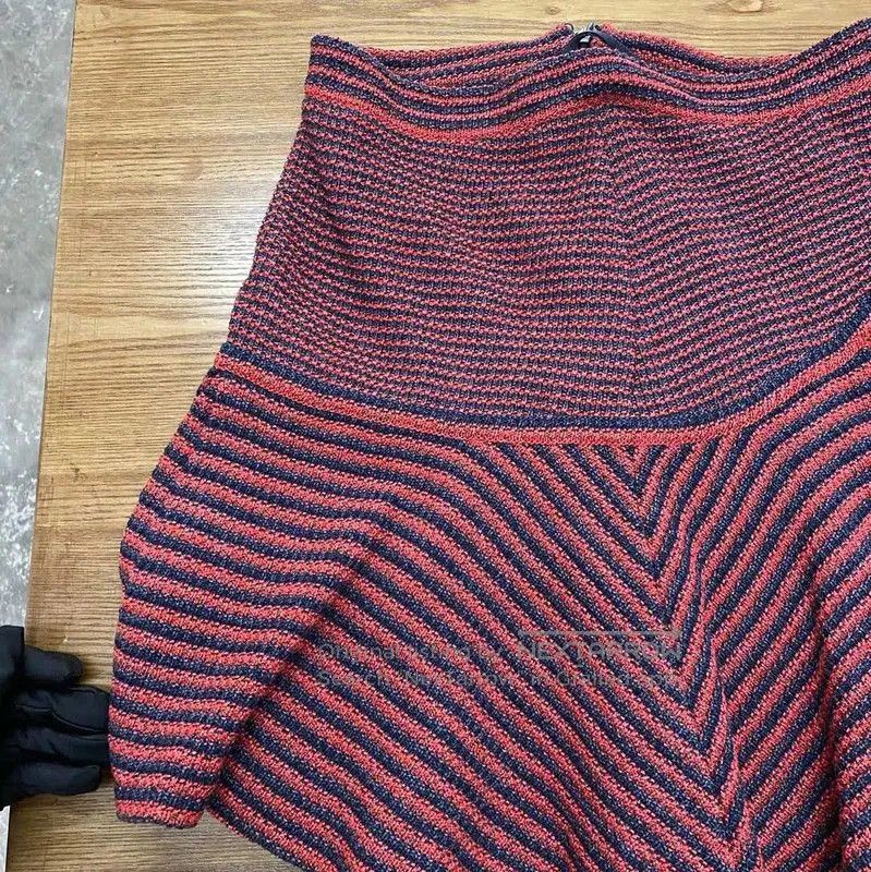 Chanel Chanel Red Striped Wool Mini Skirt . Size 24" / US 00 / IT 34 - 8 Thumbnail