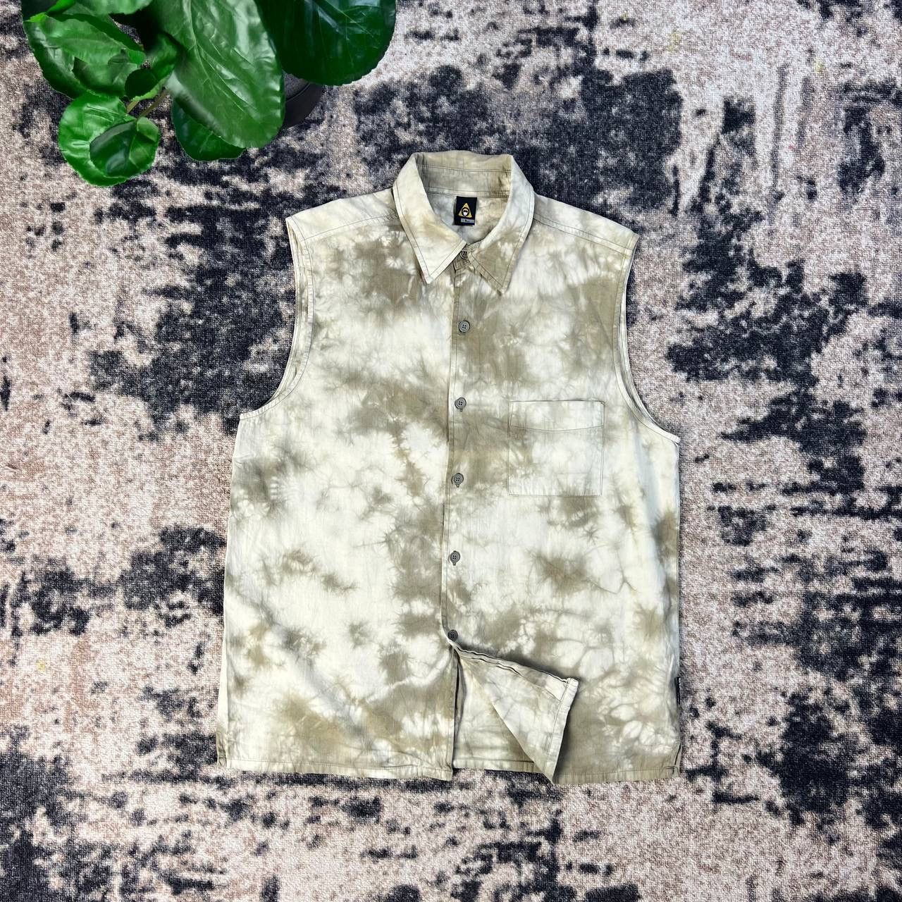 Vintage Avant Garde Japanese Y2K Tye Die Button Up Sleeveless Size US L / EU 52-54 / 3 - 1 Thumbnail