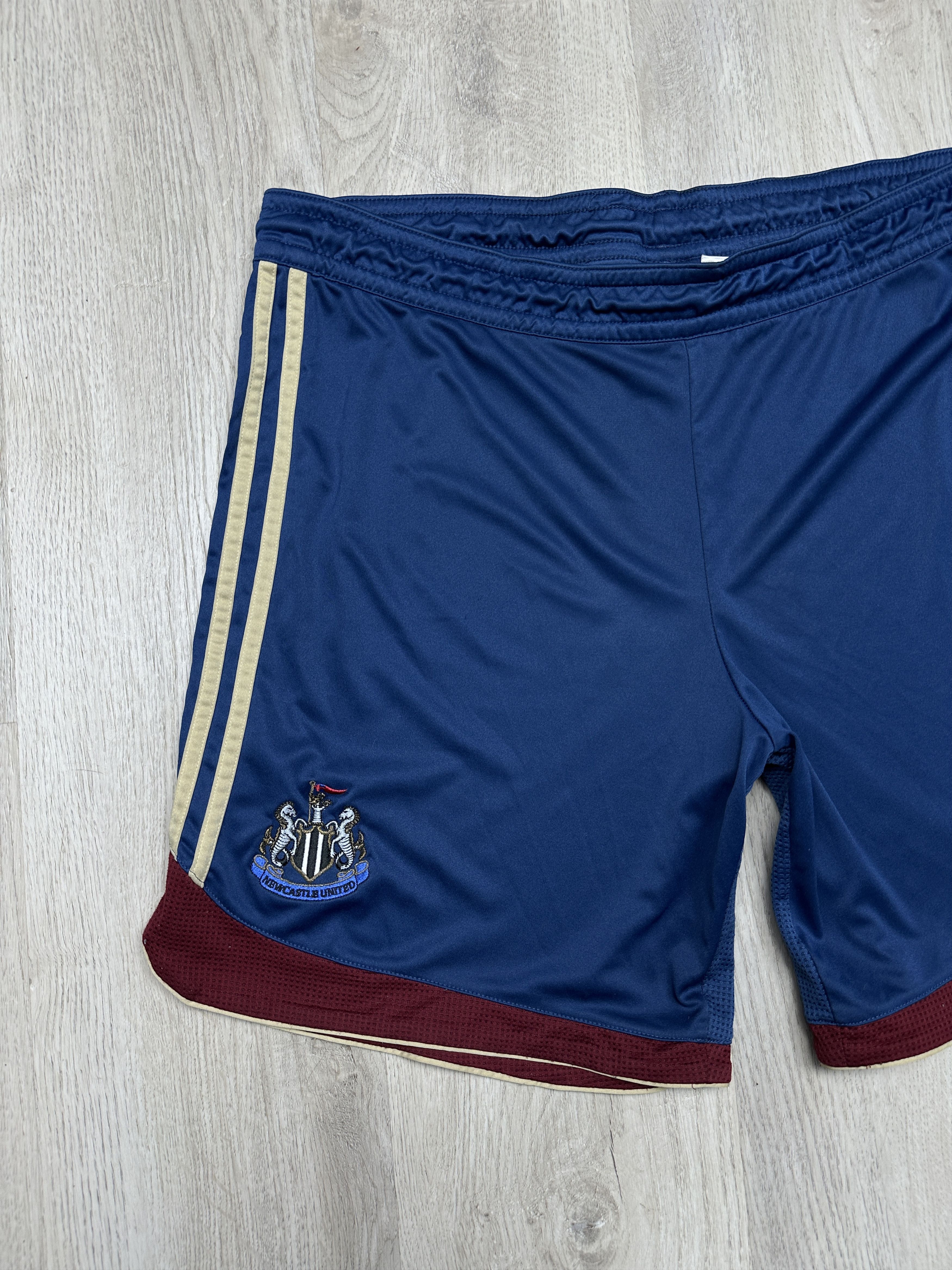 Adidas Newcastle United Adidas Vintage Mens Football Shorts Size US 36 / EU 52 - 2 Thumbnail