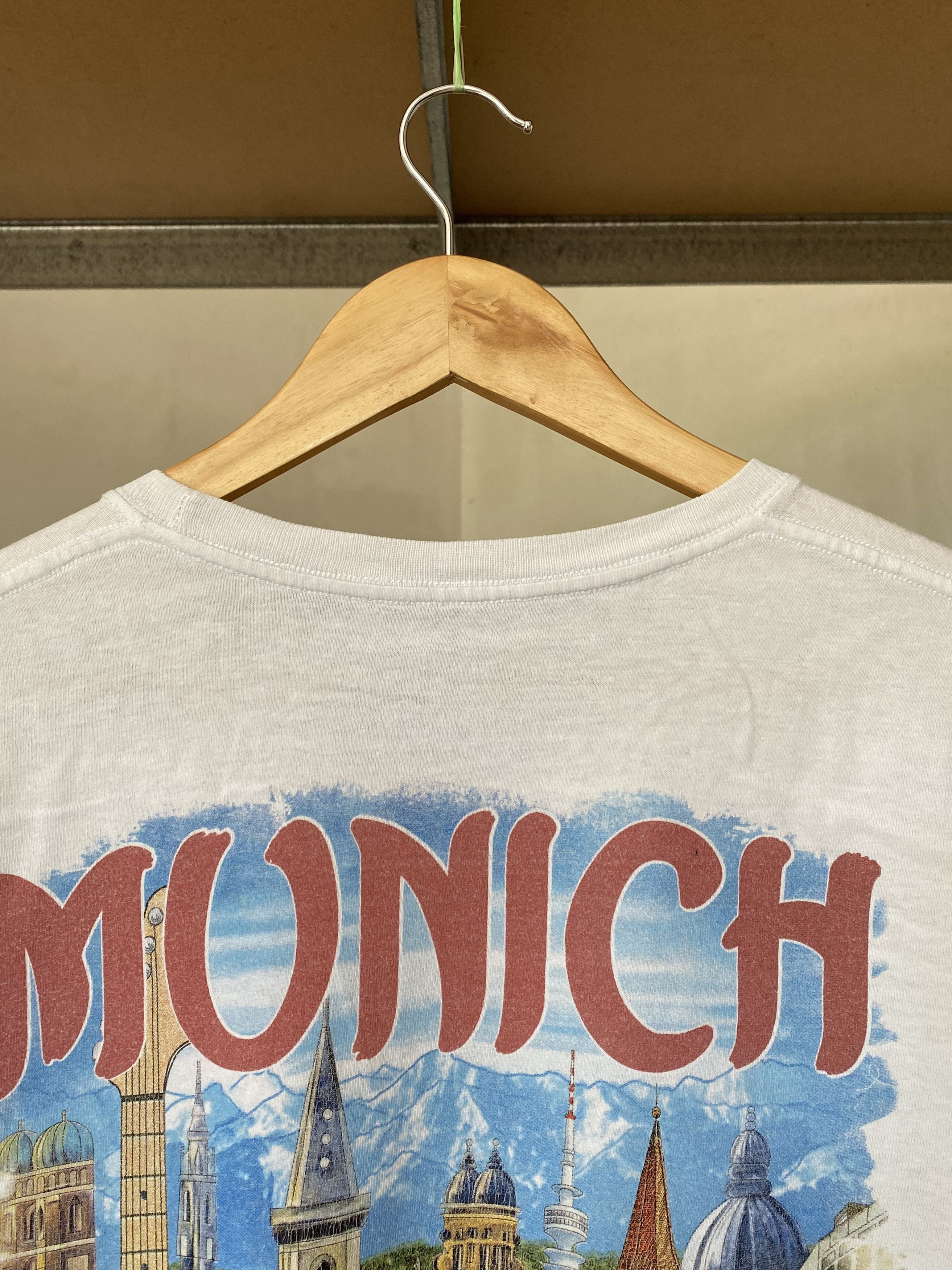 Hard Rock Cafe Hard Rock Cafe Vintage 2000s Munich White T-shirt Size US M / EU 48-50 / 2 - 13 Thumbnail