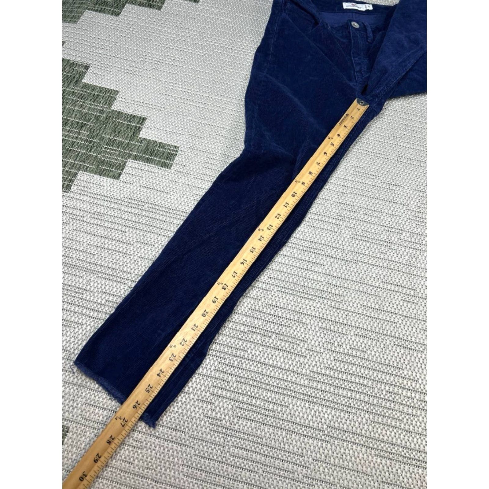 Vineyard Vines Vineyard Vines Corduroy Pants Womens 25 Blue Mid Rise Straight Leg Frayed Hem Corduroy Pants Womens 25 Blue Mid Rise Straight Leg Frayed Hem Size 42" / US 20 - 3 Thumbnail
