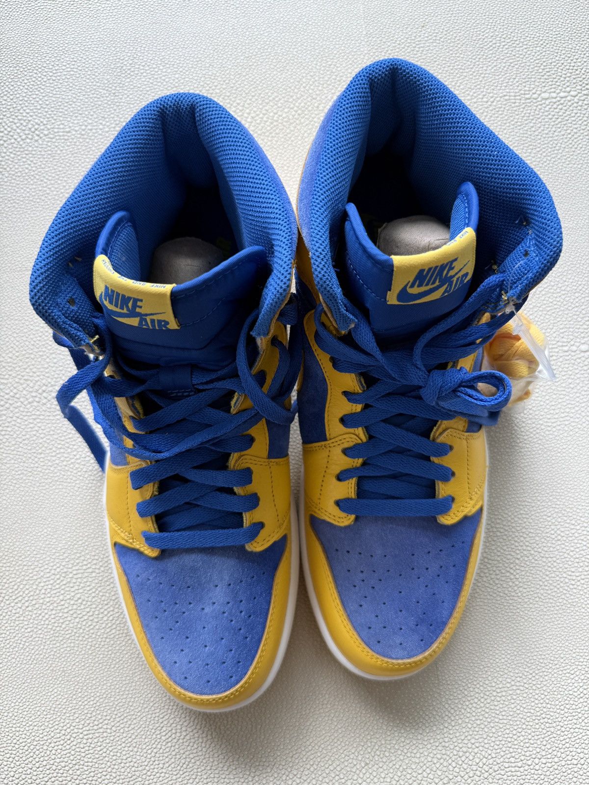Jordan Brand 2013 Air Jordan 1 Retro High OG 'Laney' Size US 10 / EU 43 - 5 Thumbnail