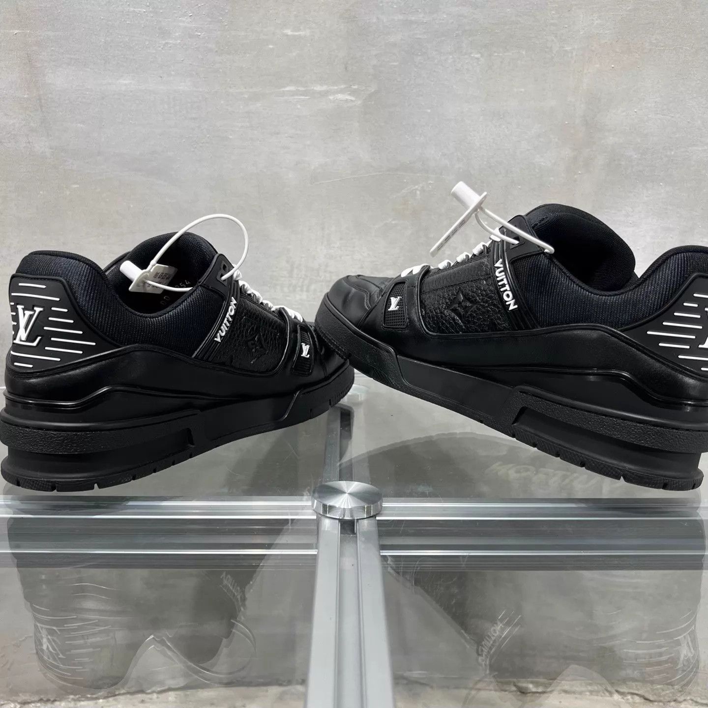 Louis Vuitton Louis Vuitton Trainer Black UK8 42 Size US 9 / EU 42 - 5 Thumbnail