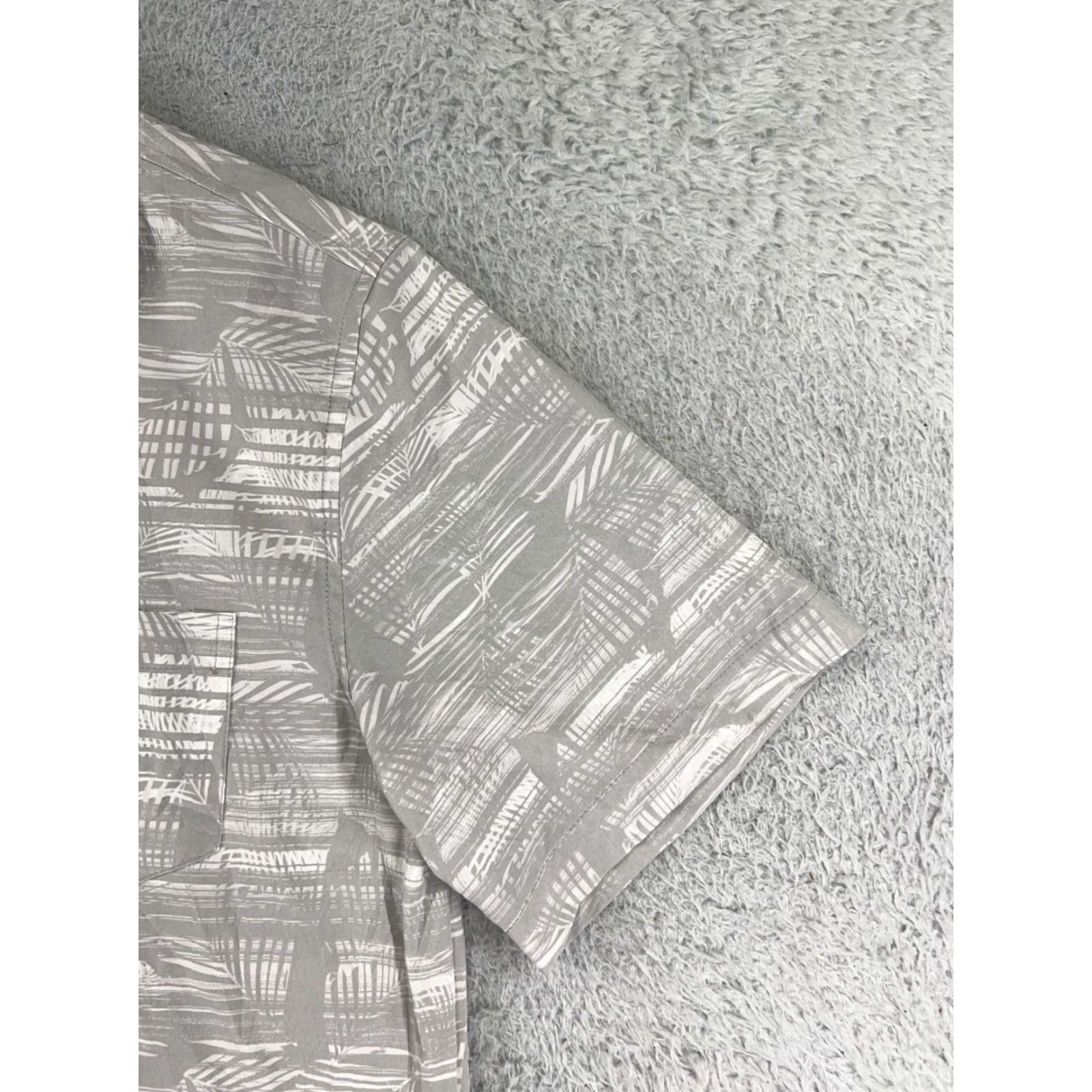 Vintage Caribbean Joe Shirt Men Medium Gray Abstract Palm Print Button Up Polyester Shirt Men M Gray Floral Resort Luau Aloha Hawaiian Men Size US M / EU 48-50 / 2 - 4 Thumbnail