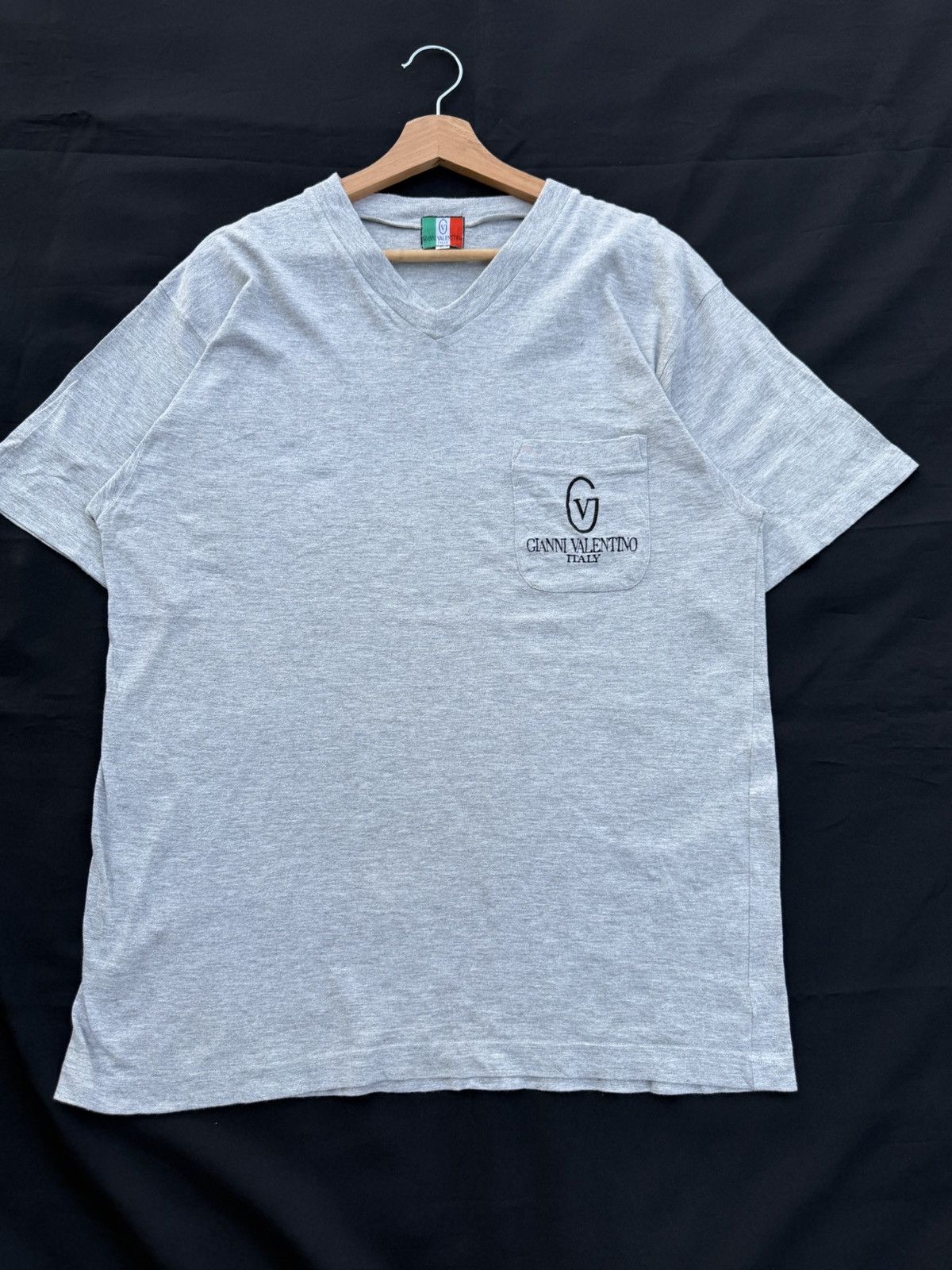 Gianni Valentino Rare Vintage 90s Gianni Valentino Small Logo Pocket Tshirt Size US L / EU 52-54 / 3 - 5 Thumbnail