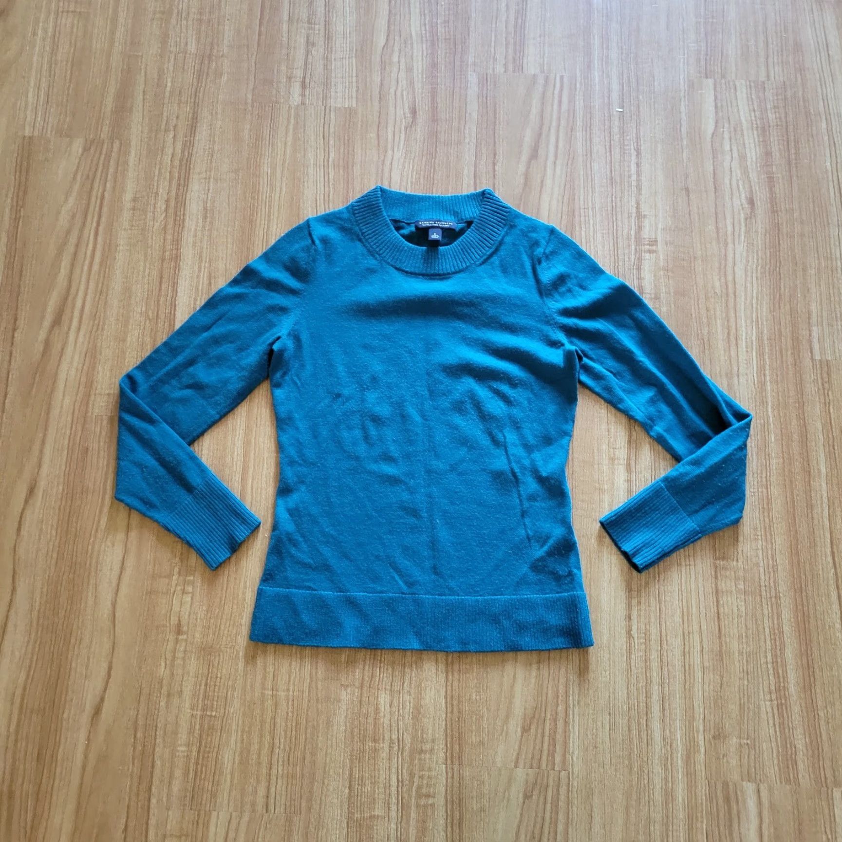 Banana Republic Banana Republic Sweater Shirt Womens Small Green Merino Wool Basic Holiday Size S / US 4 / IT 40 - 2 Thumbnail